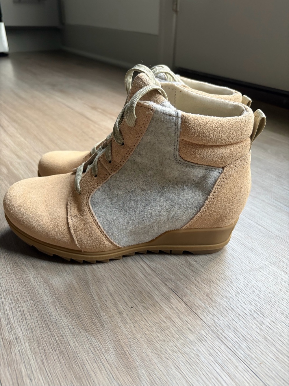 Sorel Evie Beige Suede & Gray Felt Wedge Lace-Up Boots